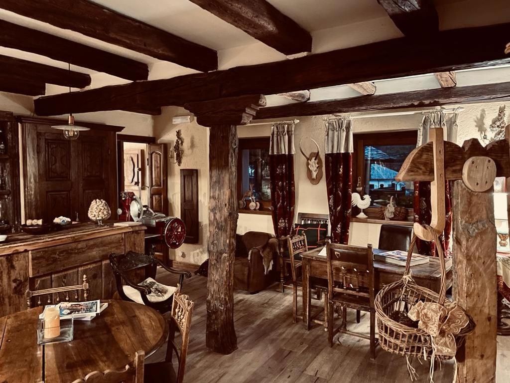 Relais Du Chateau Blanc La Thuile Exteriör bild